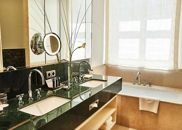 Steigenberger Grandhtl Petersb Szálloda *